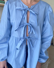 Charger l&#39;image dans la galerie, Blouse Josy bleue
